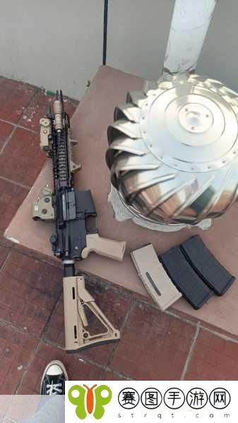 MK18CQBR少女前线角色解析,1. "MK18CQBR:少女前线中的战术小精灵解析