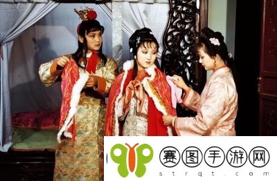 贾政令宝钗扶树干