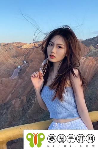 蜜丝婷大草莓和小草莓对比