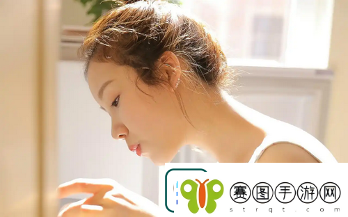 丰满的女邻居三级创新表达