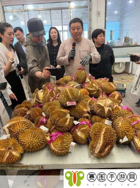 重金雇佣保洁阿姨进入大学，1. 大学校园里的保洁阿姨：重金雇佣的新尝试