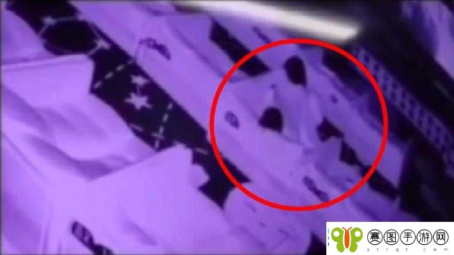 打扑克不盖被子图片大全