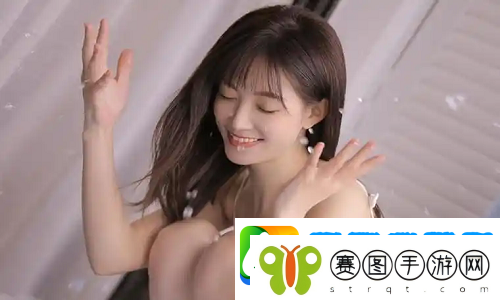 小雪为什么会把衣服解开给老杨摸