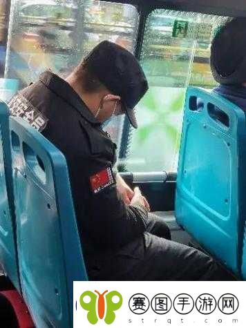 公交车上售票员规范使用
