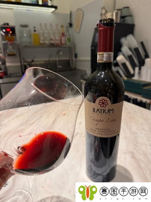 难道不应该把红酒喝光吗再来一杯