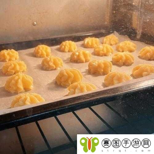 夹心饼干三个人做
