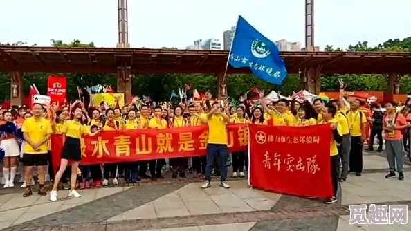 海角绿意盎然披风少年